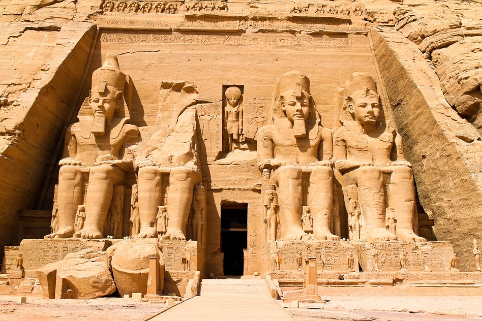 התאנה.. 1 -אחד המקדשים של מקדש אבו סימבל. מצרים, בנה בין 1284 ו - 1264 לפנה ס, בהוראתו פרעה רעמסס השני. תמונה של PetraD.