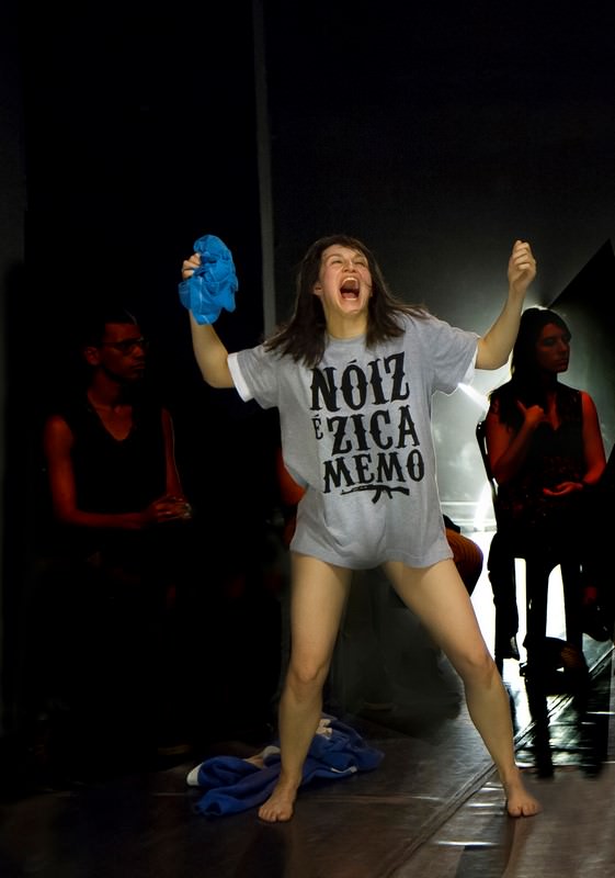 BANANAS – Núcleo Artérias, Centro de Referência da Dança – São Paulo, 2015. Foto: Jônia Guimarães.