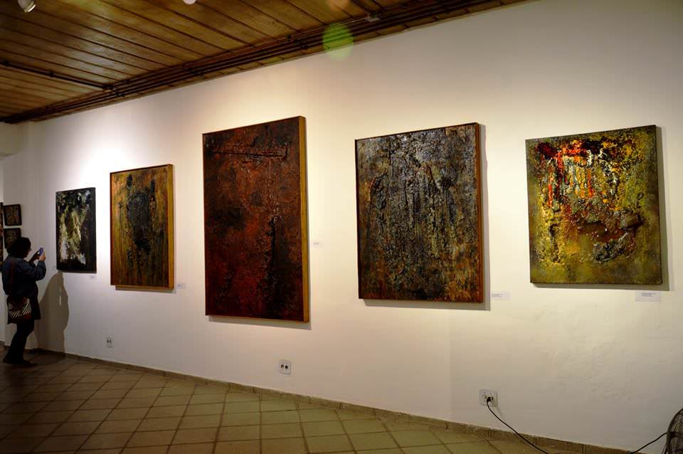 Exposição "3 a Uma", Obras de Arte. Foto: Jorge Calfo.