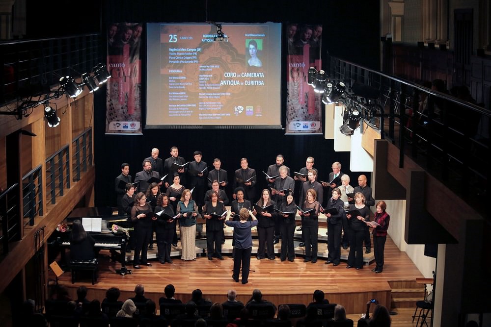 Choir of the Camerata de Curitiba. Photo: Doreen Marques.