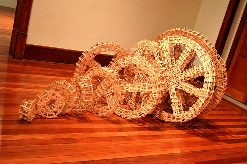 Marco Cardoso, Wheel of Fortune (Holzstab (Eis am Stiel)). Fotos: Bekanntgabe.