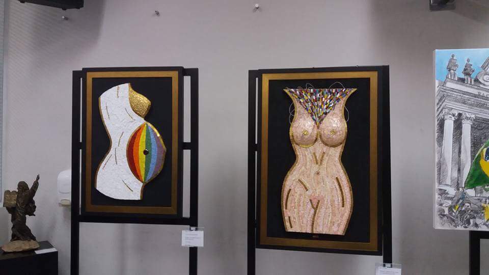 打开鸡尾酒的集体的艺术展览"在我的国家作王，那正义". 照片: 桑德拉荣誉.