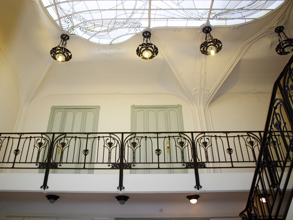 التين.. 4 - الداخلية وسقف متحف إكتور غيمار, في باريس. صور: لو سيركل جويمار.