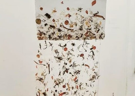 Fig. 1 – Criação do Papel, Rita Caruzzo, Colagem de folhas naturais sobre papel; Papel São Paulo, gramatura 600, Moinho Brasil, 2019.