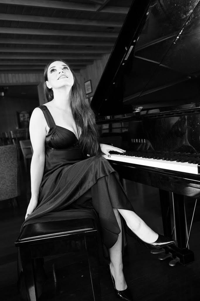 阿德里亚娜·伯纳德斯（Adriana Bernardes）, 女高音歌唱家. 照片: 雷纳尔多Opice.