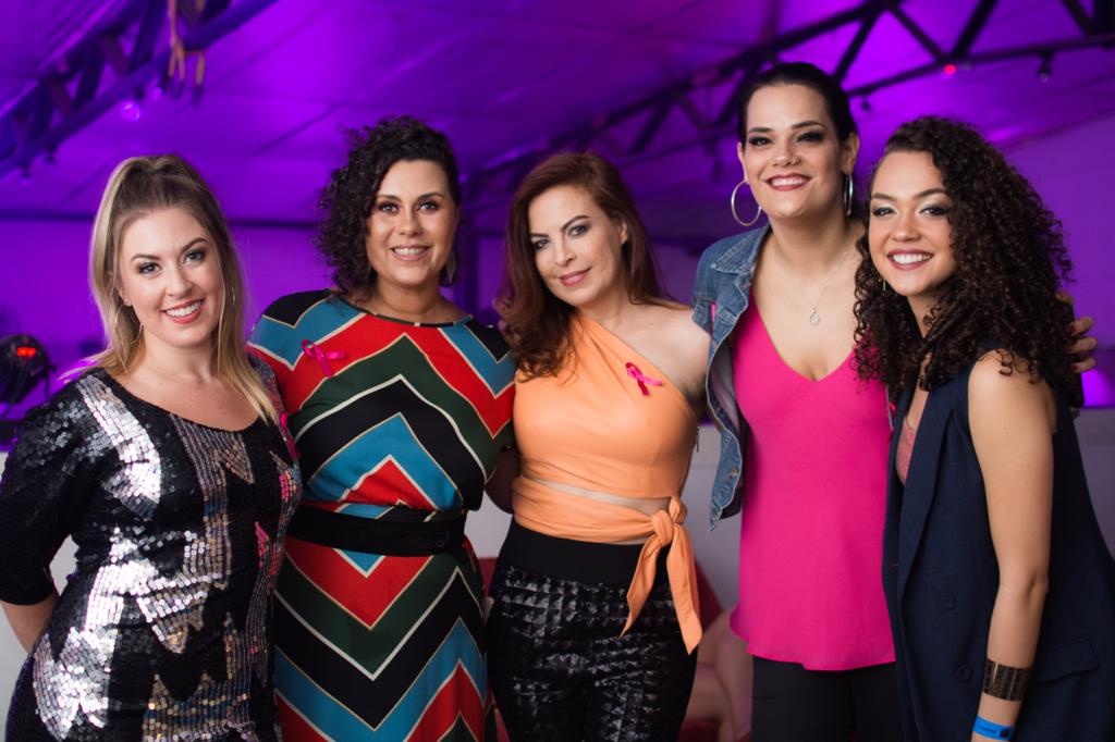 Grupo: Daniela Firme, Nathália Cavalcante, Carol Melo, Ana Clara Hayley y Ana Lélia. Fotos: Divulgación / Prensa de MF Global.