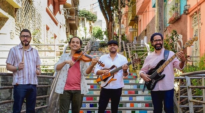 Felipe Karam Quarteto представляет репертуар, посвященный бразильской музыке. Фото: Луиза Порчер.