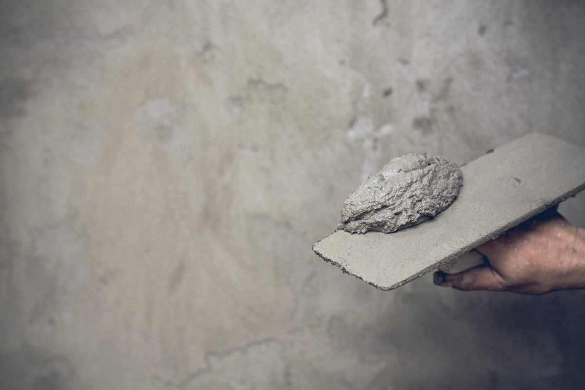 Tips for decorating with exposed concrete. Photo: Construction photo created by jcomp - br.freepik.com.