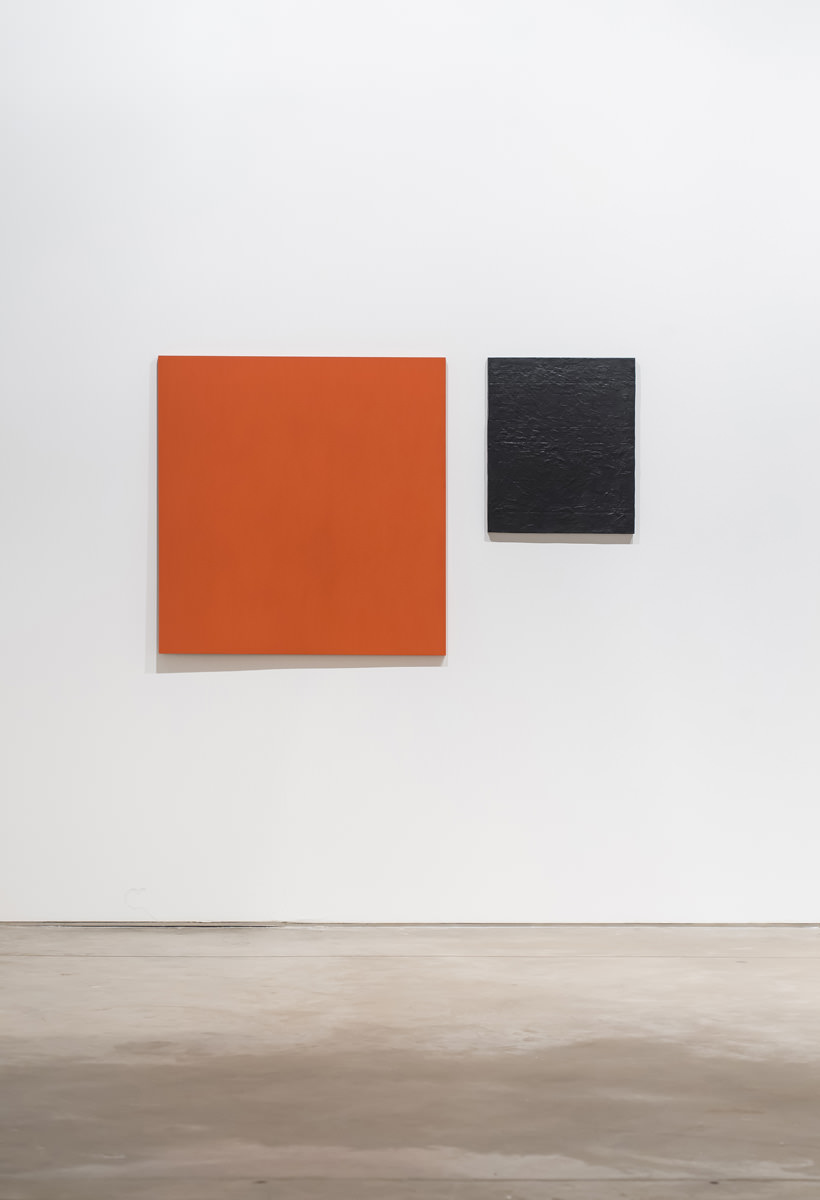 فلافيا ريبيرو, اللوحة, 2018 - برونزية, الخشب والجواش - 99 x 152,5 x 3,4 سم. صور: الكشف.