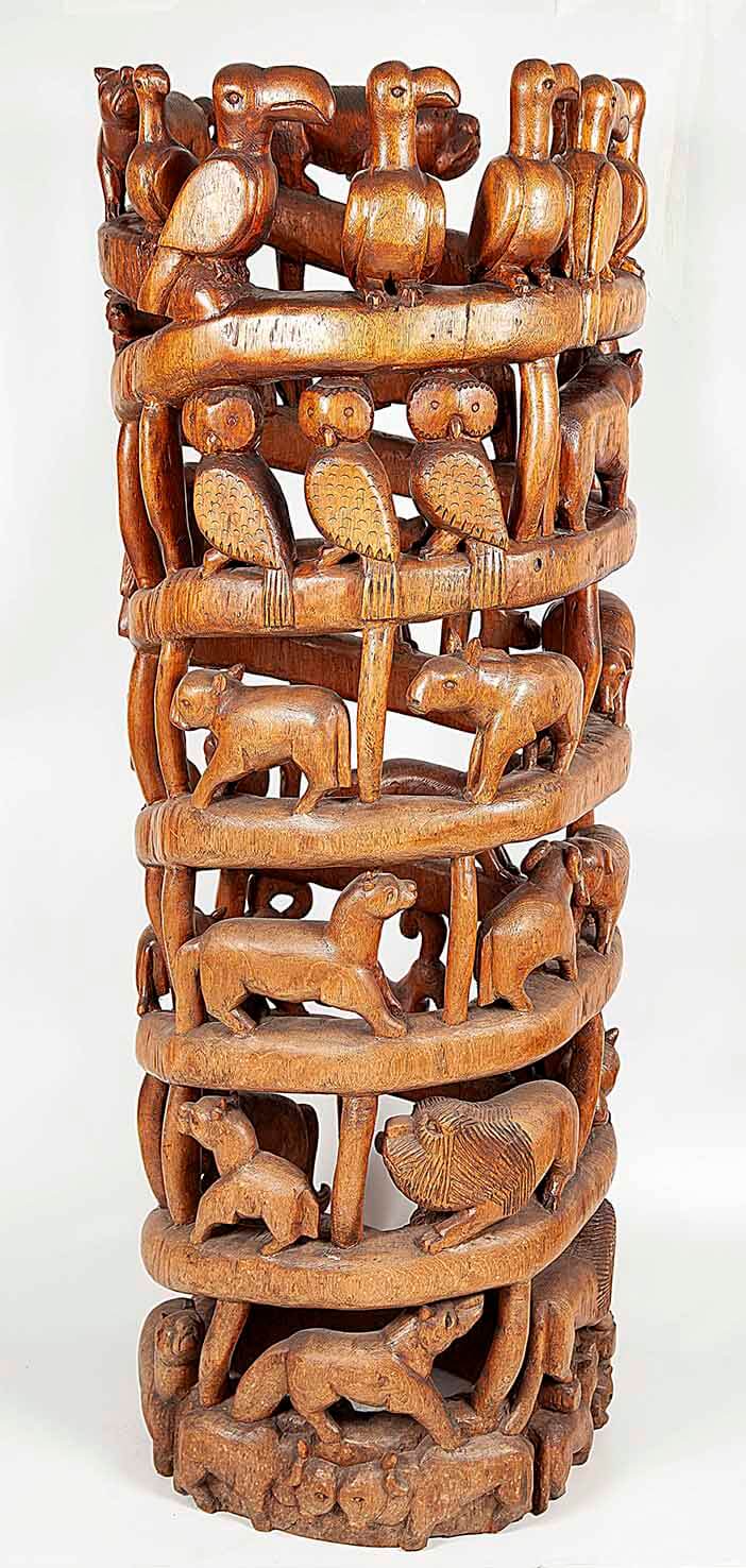 Autor: Artur Pereira, Título: Sem título, Ano: S.D., Técnica: Escultura em madeira, Dimensões: 163 x 53 x 48 cm. Foto: Divulgação.