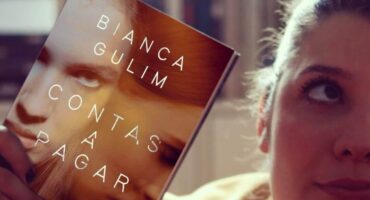 Bianca Gulim e seu livro "Contas a Pagar". תמונות: גילוי.