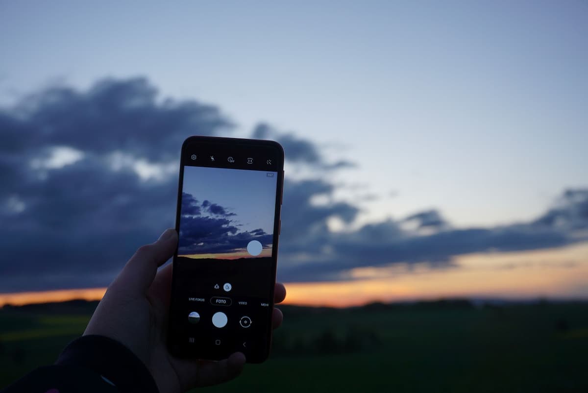 Dicas para quem deseja tirar as melhores fotos noturnas pelo celular. Foto: Divulgação / MF Press Global.