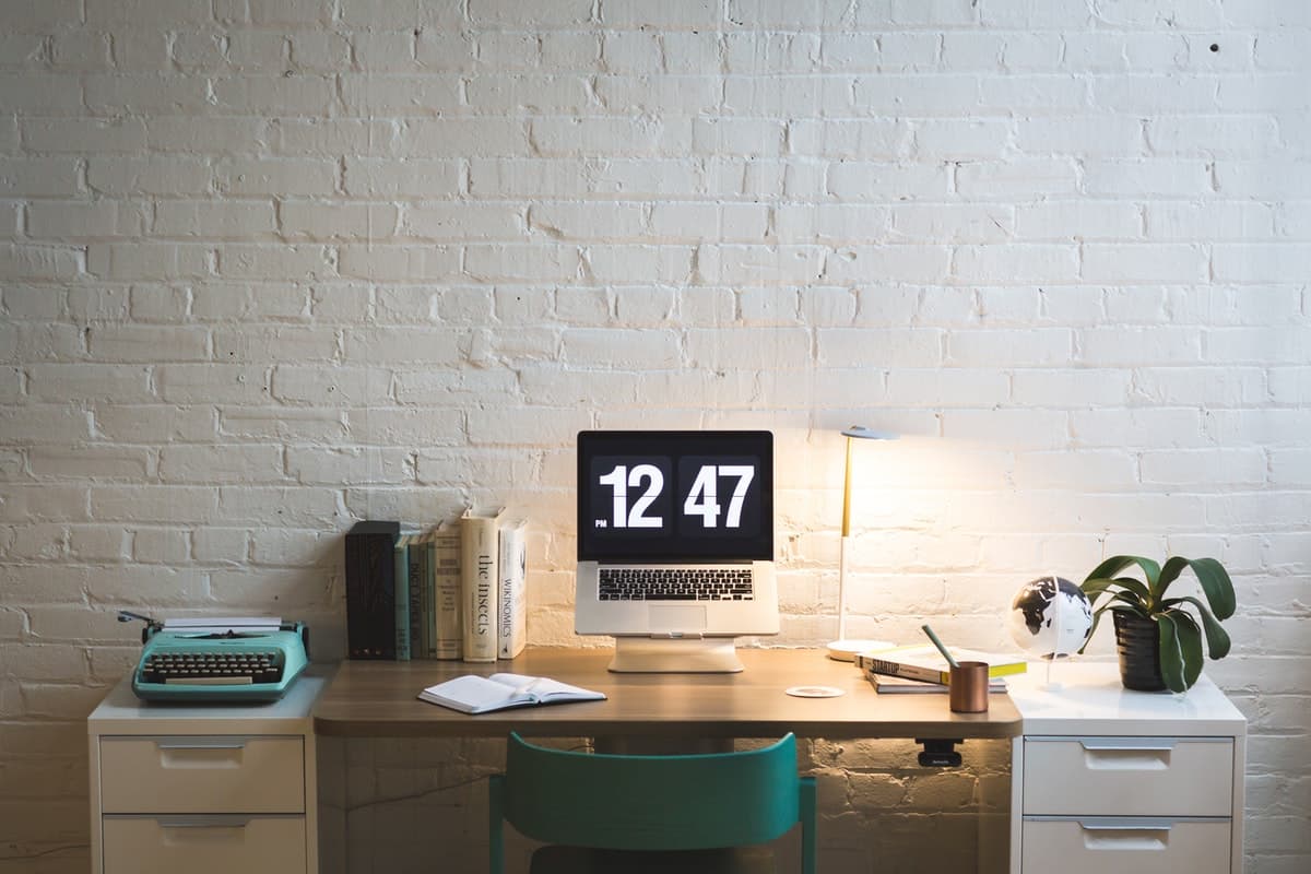 So richten Sie ein Büro bei sich zu Hause ein?. Fotos: Burst keine Pexels.