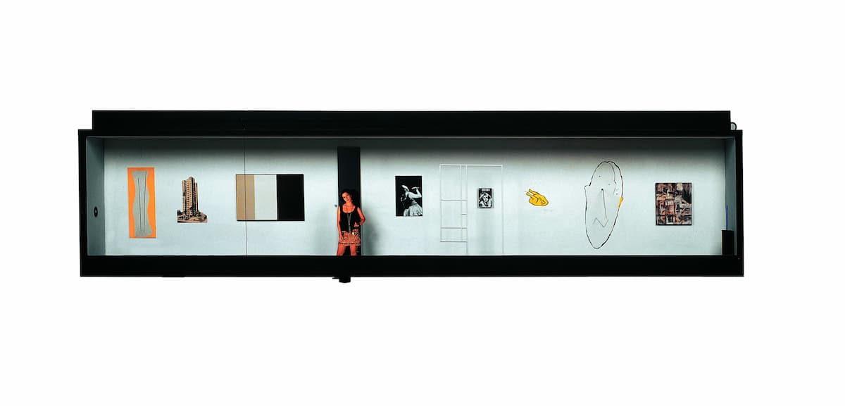 Guto Lacaz, Sala Nazionale, 1986 - tecnica mista (110 v.) - 145 x 38 x 12 cm. Foto: Rivelazione.