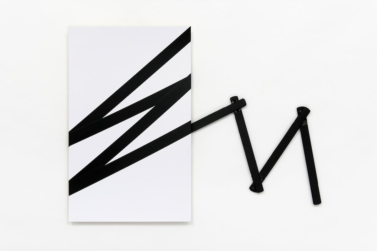 Μισέλ Ροσέτ, χωρίς τίτλο, 2020. Σειρά Prism. Εξοδος, ξύλινη μεζούρα και μπογιά σε χαρτί. 41 x 46 cm. Φωτογραφίες: Αποκάλυψη.
