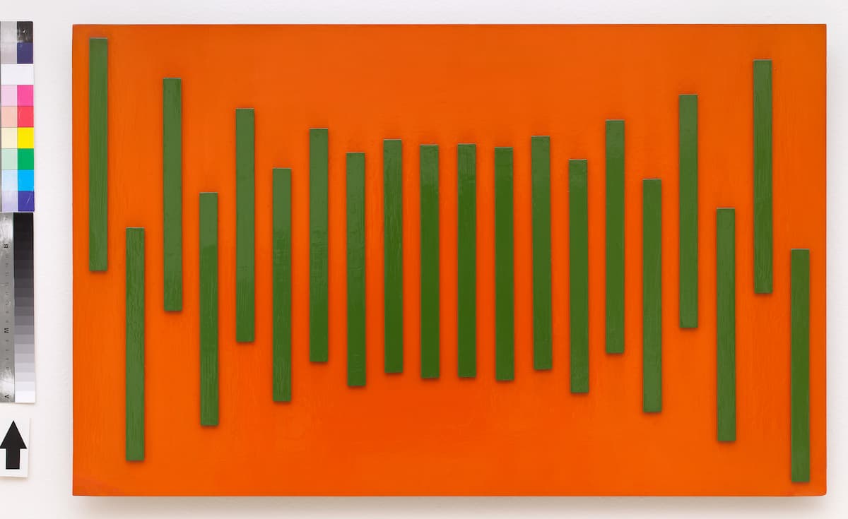 התאנה.. 11 - לואיז סצילטו, בטון 5837, אמייל על אלומיניום, 50 x 80 ס מ, 1958. תמונה מסופקת בחביבות על ידי Almeida & גלריה לאמנות דייל. תמונות: סרחיו גריני.