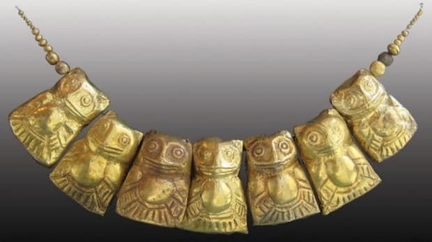Андский музей/Фонд Кларо Виала, Северное побережье Перу, Культура чиму, ожерелье из золота. Фото: ИПХАН.