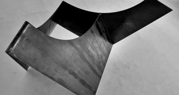 José Resende, Untitled, 2023 - corten steel - Cortesa Galeria Marcelo Guarnieri. Photo: Christiana Carvalho.