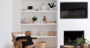 Small home organization: how shelving can save space. Freepik image.