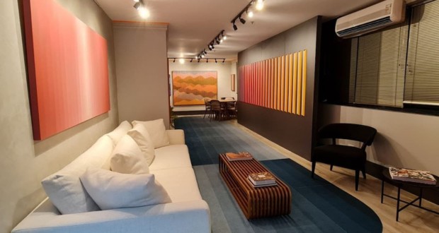 Atelier David José with art and rug by Tapetah. Photo: Disclosure.