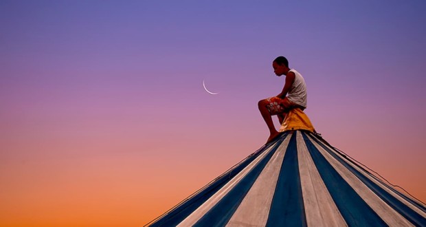 Мальчик и цирк, 1№ 1 в категории «Одиночные фотографии», ПОВ 2016. Фотография: © Сильвестр Мачадо.