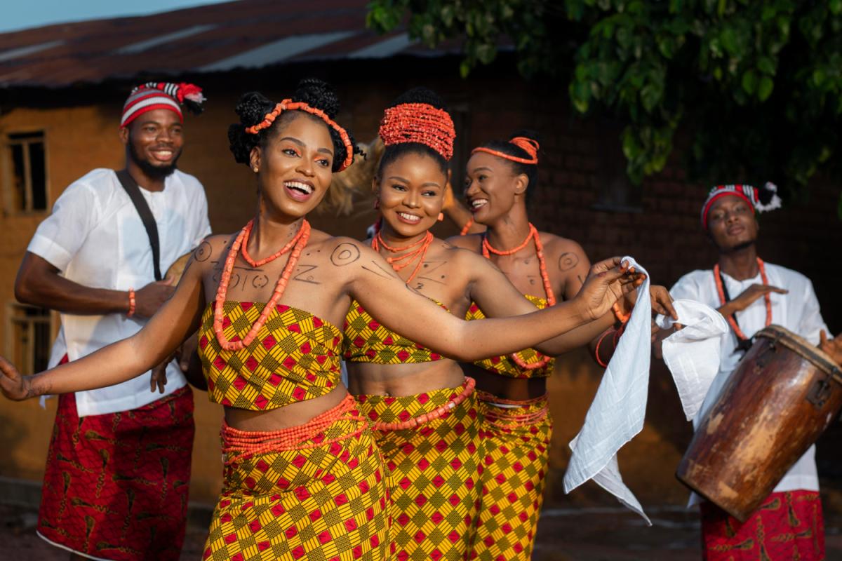 Rhythmus, Tradição e Identidade: A Fascinante Jornada das Danças Africanas. Freepik-Bild.
