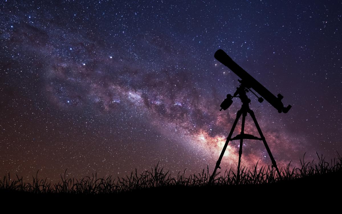 Guia Completo para Comprar um Telescópio: Desvendando os Mistérios do Cosmos. 照片: br.depositphotos.com.