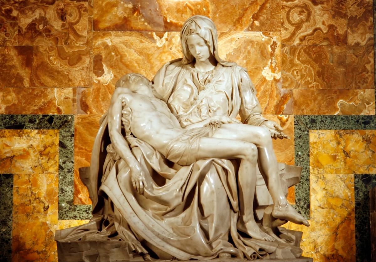 L'influenza di Michelangelo sul mondo della scultura. Pietà di Michelangelo. Foto: br.depositphotos.com.