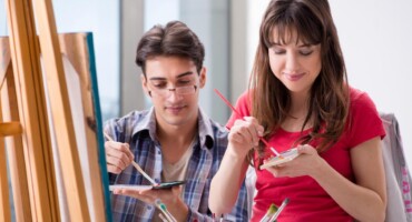 Découvrir le monde des cours d'arts visuels: Un regard approfondi sur les tendances en matière d’éducation. Photos: br.depositphotos.com.